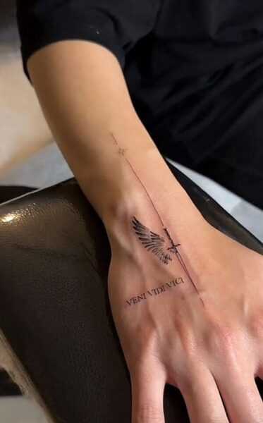 Find the Cross Tattoo Style That Matches Your Personality