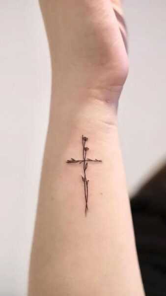 Explore Cross Tattoo Styles from Geometric to Minimalist Faith