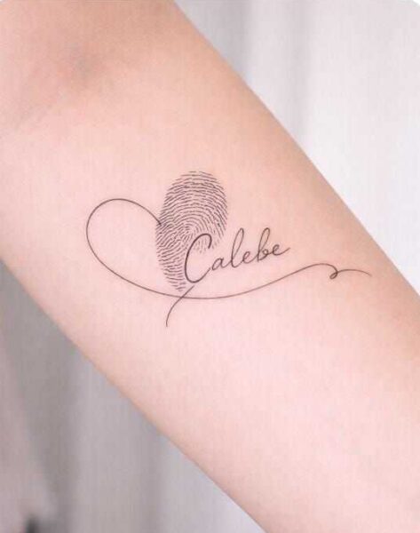 A name, a set of initials, or a birth date transforms the composition into a tribute | davi_stattoo