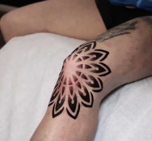 15+ Best Knee Tattoo Ideas For Men, Women and Tips For Beginner