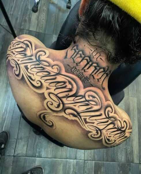 Key differences between artistic lettering for tattoos and standard text tattoos include